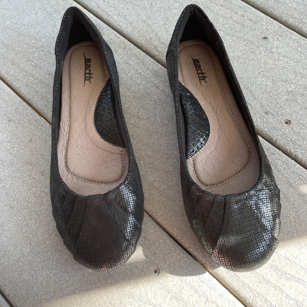 Earth Bellweather Black Printed Leather Flats